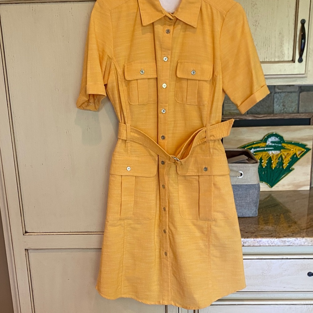 Sharagano Yellow LIKE NEW Button-Down Dress with Belt. Size 4